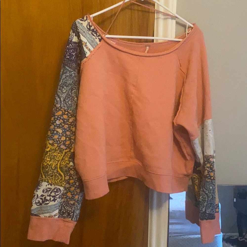 Light coral sweater/sweatshirt
